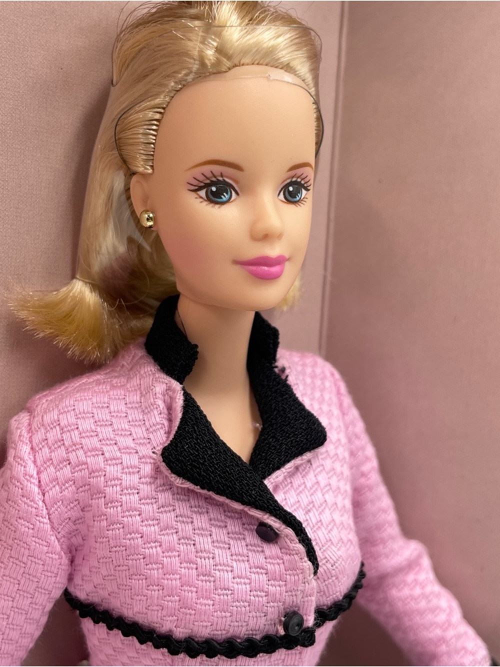 Vintage Avon Representative Barbie Doll Blonde Special Edition 1998 NRFB - Picture 6 of 13